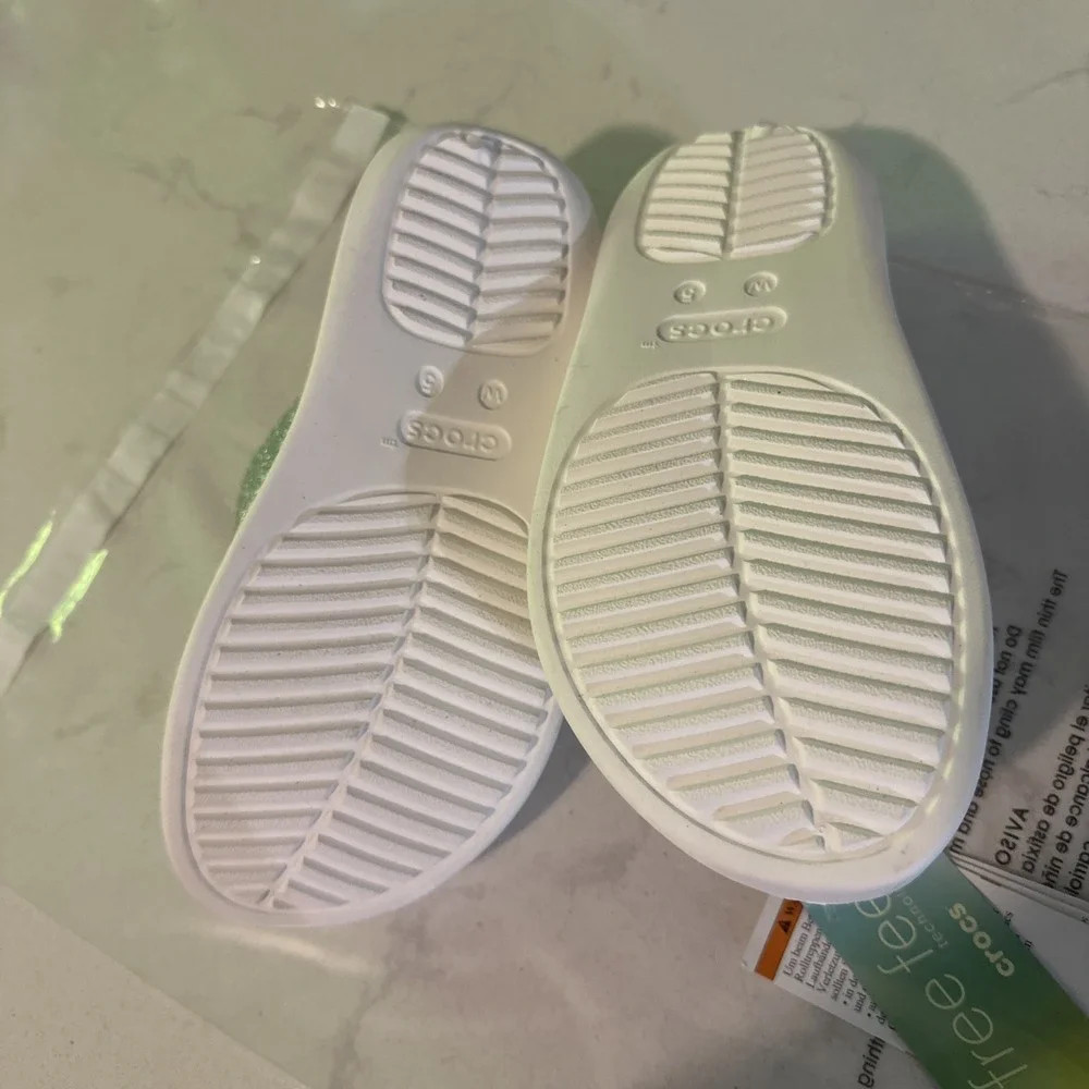 CROCS SILVER GETAWAY CHUNKY GLITTER PLATFORM FLIP FLOP SANDAL SIZE 5 NWT